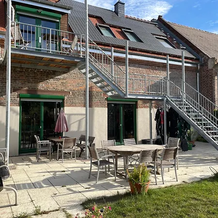 Apartment In Historischem 3-seitenhof *
